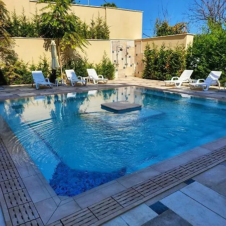 Elegantz Lamer Apartment Varna